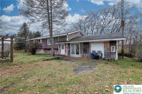 8 High St, Glendon, PA 18042