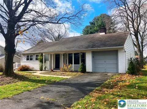 3781 Timberlane Dr, Palmer Township, PA 18045