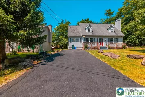 7021 Vista Dr, Coolbaugh Twp, PA 18466
