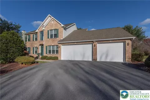 4515 Loraine Ln, Bethlehem, PA 18017