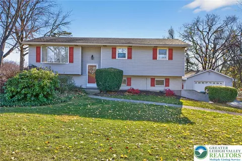 5424 Clauser Rd, Orefield, PA 18069