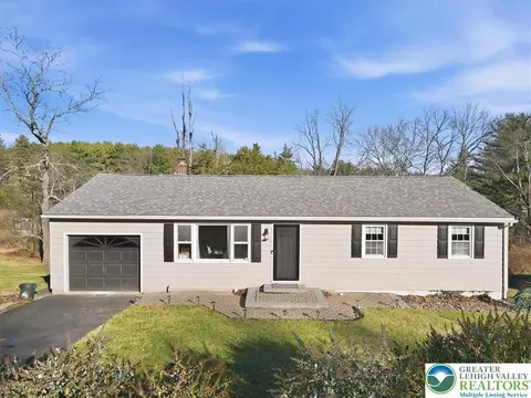 772 Mohawk Trl, Stroudsburg, PA 18360
