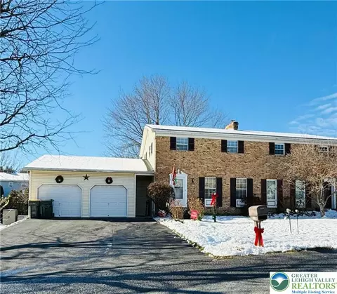 5016 Shawnee Blvd, Schnecksville, PA 18078