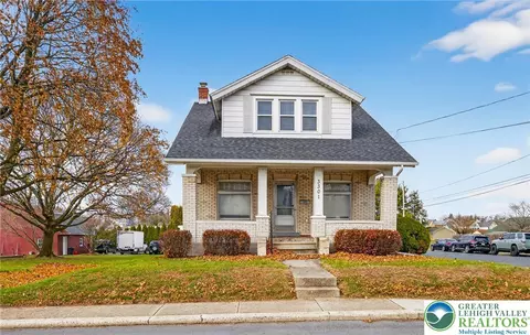 3301 Lehigh St, Hokendauqua, PA 18052