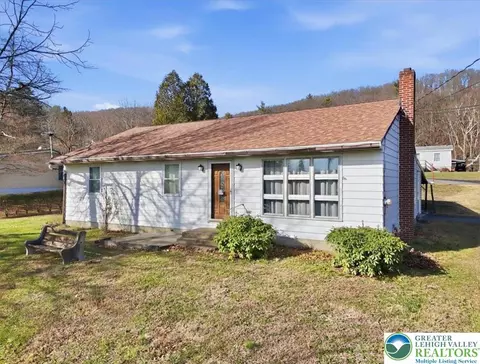 70 W Highland Ln, Lehighton, PA 18235