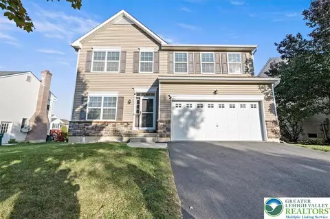 17 Stonecreek Ct, Palmer Township, PA 18045