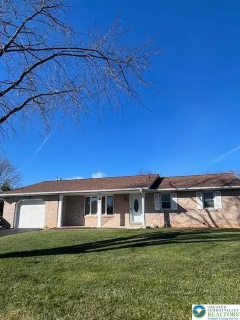 930 Bridle Path Rd, Allentown, PA 18103