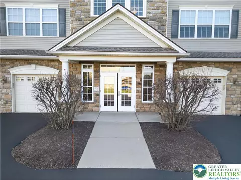 6875 Pioneer Dr, Macungie, PA 18062