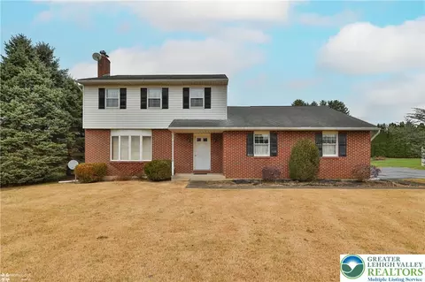 6962 Salinka Sq, Bethlehem, PA 18017