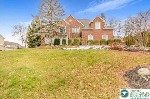 1768 Penns Xing, Allentown, PA 18104