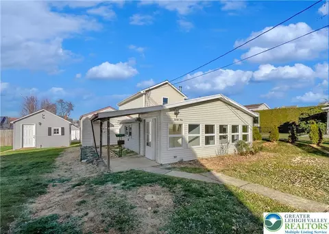 29 Hess Ave, Hellertown, PA 18055
