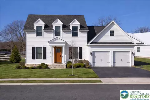 4574 Old Saucon Rd, Fountain Hill, PA 18015