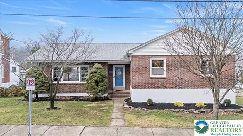 1413 Sioux St, Fountain Hill, PA 18015
