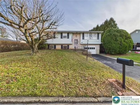 3314 Division St, Palmer Township, PA 18045