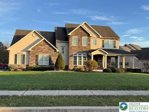3920 White Barn Ln, Easton, PA 18045