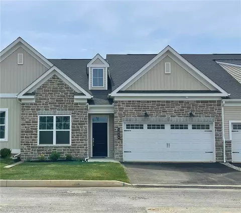 3006 N Cider Dr, Hokendauqua, PA 18052