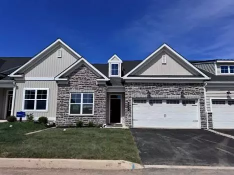 3006 N Cider Dr, Hokendauqua, PA 18052