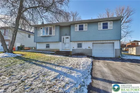 305 Carbon St, Palmer Township, PA 18045
