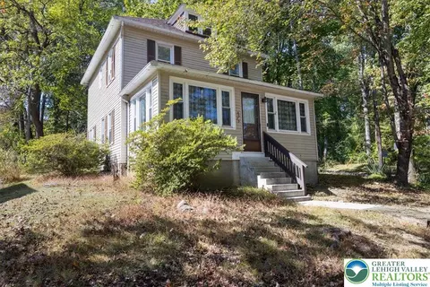 4079 Church St, Mount Bethel, PA 18343