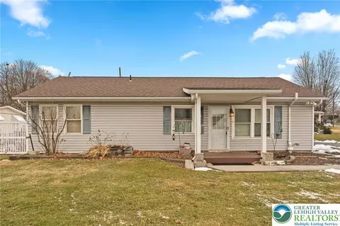 49 Seyfried Ave, Nazareth, PA 18064