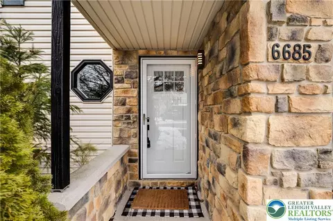 6685 Jefferson Ct, New Tripoli, PA 18066