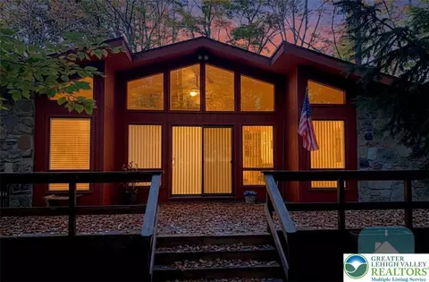 149 Livingston Ln, Clifton Twp, PA 18424