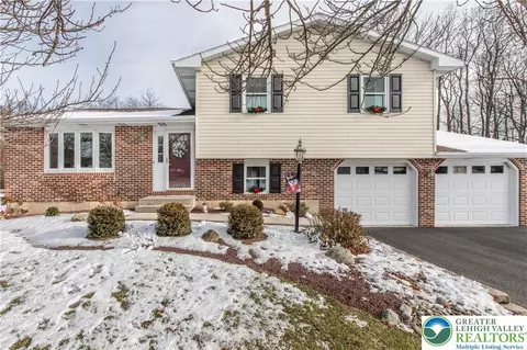 1222 Debby Ct, Danielsville, PA 18038