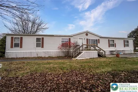 9131 N Primrose Cir N, Breinigsville, PA 18031