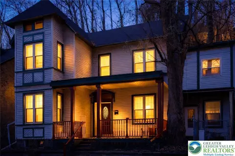 40 N Delaware Dr, Easton, PA 18042