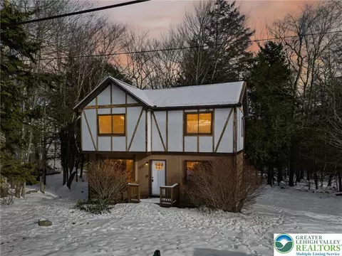 4127 Indian Ave, Pocono Summit, PA 18346