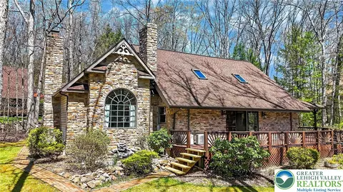 29 Great Oaks Dr, Nesquehoning, PA 18240