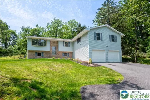 416 Owl Aly, Slatington, PA 18080