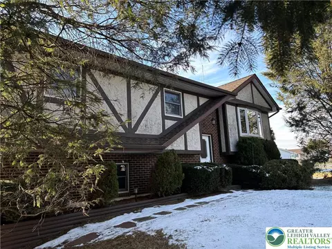 4 Kensington Cir, Northampton, PA 18067