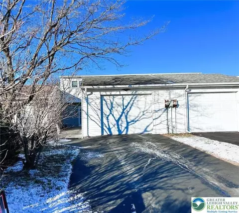 85 Covington Pl, Catasauqua, PA 18032