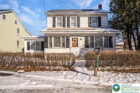 608 Monocacy Dr, Bath, PA 18014