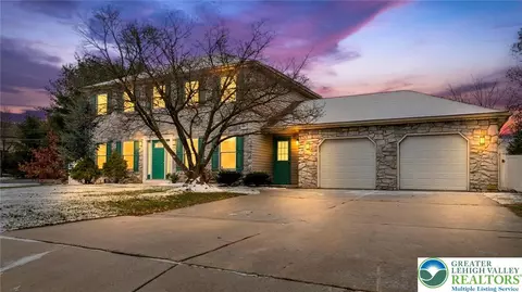 5770 Fresh Meadow Dr, Macungie, PA 18062