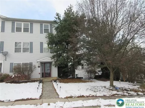 1289 Forest Rd, Whitehall, PA 18052