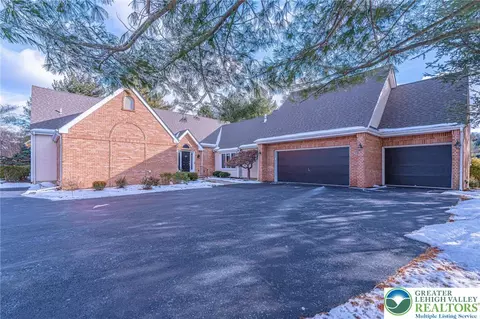 2620 Houghton Lean, Macungie, PA 18062