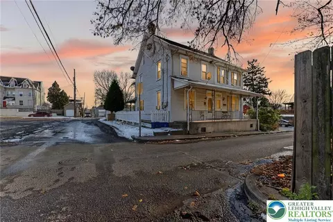 119 School St, Catasauqua, PA 18032