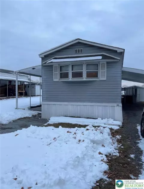 162 Moorestown Dr, Bath, PA 18014