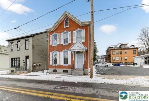 71 N Charlotte St, Pottstown, PA 19464