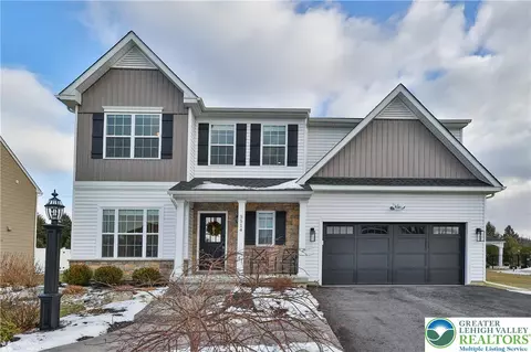 3514 Coventry Dr, Macungie, PA 18062