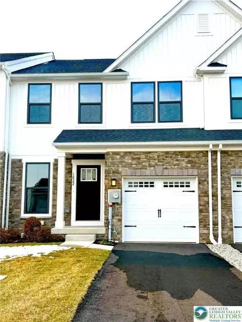 1022 Watson Ct, Fogelsville, PA 18051