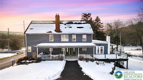 521 Greenview Dr, Stroudsburg, PA 18360