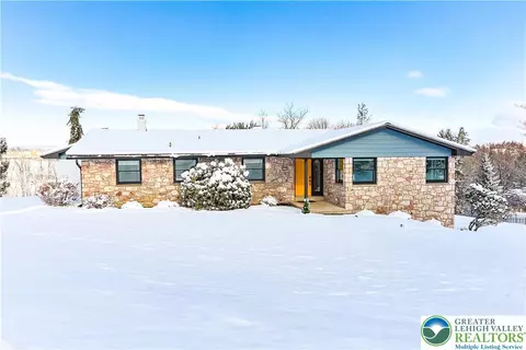 3429 Mountainview Cir, Bethlehem, PA 18017