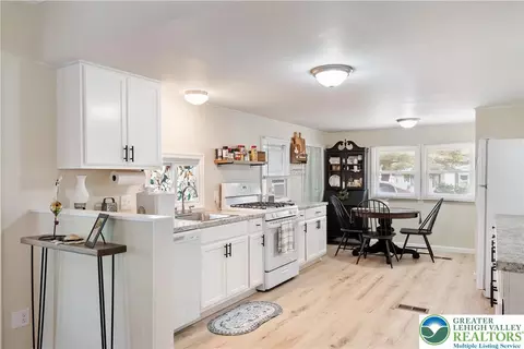 16 Springridge Rd, Bath, PA 18014 photo 17