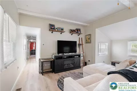 16 Springridge Rd, Bath, PA 18014 photo 12