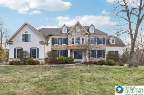 4220 Lotus Ln, Coopersburg, PA 18036