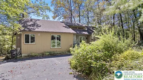 4167 Forest Dr, Kunkletown, PA 18058