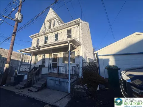 323 S Grape St, Mount Carmel, PA 17851